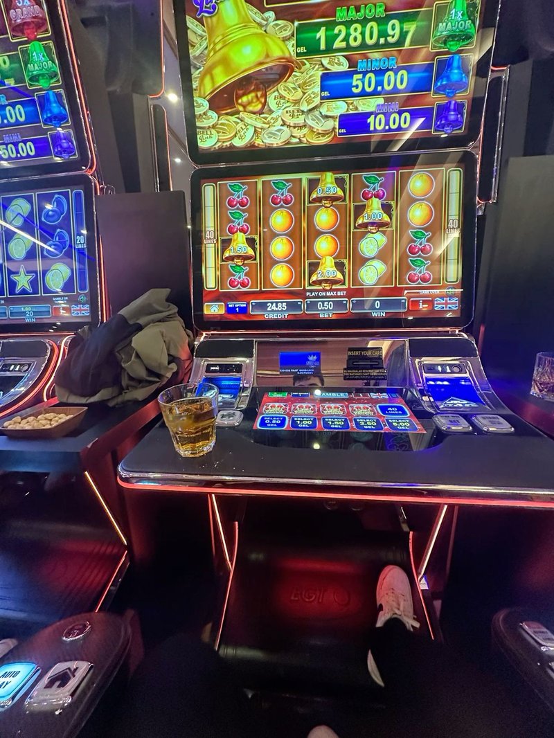 What’s the buzz around lolajack casino?